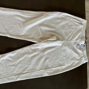 Women’s Express cream sweatpants
